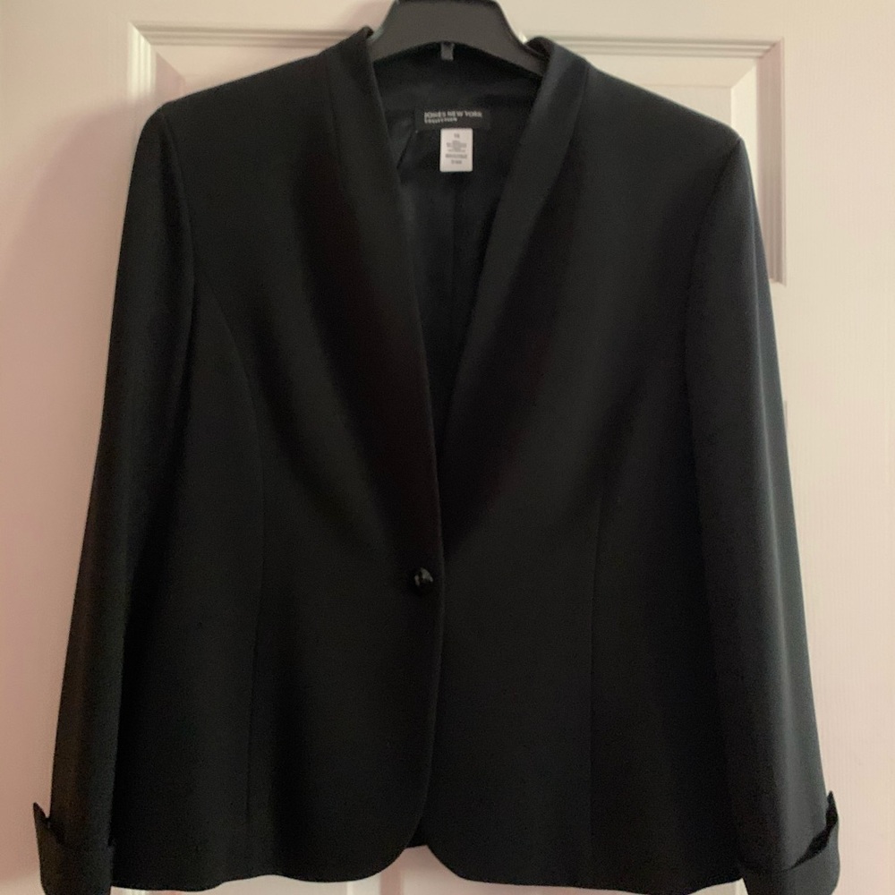 Black women’s dress coat/blazer.